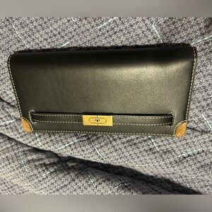 NWT Tory Burch T Slim Wallet Black